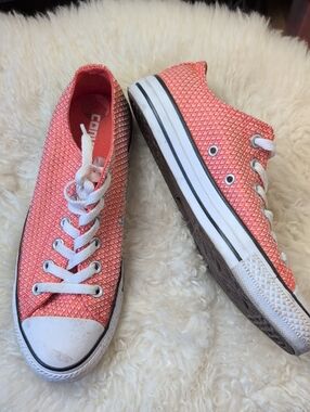 CONVERSE CORAL PINK LOW TOP SNEAKERS SIZE 8